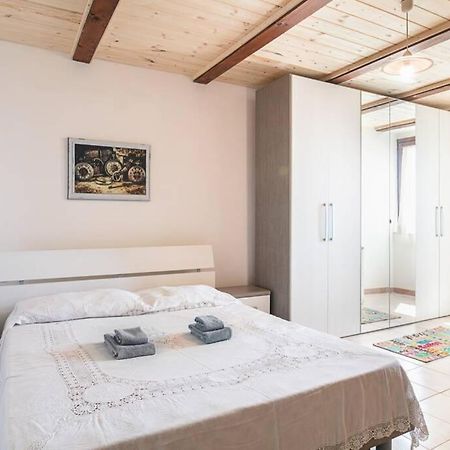 Roman Ruins - Elegant Apartment Olbia Bagian luar foto