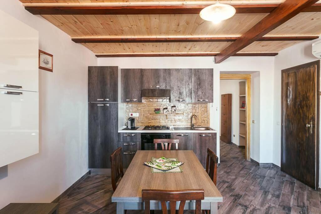 Roman Ruins - Elegant Apartment Olbia Bagian luar foto
